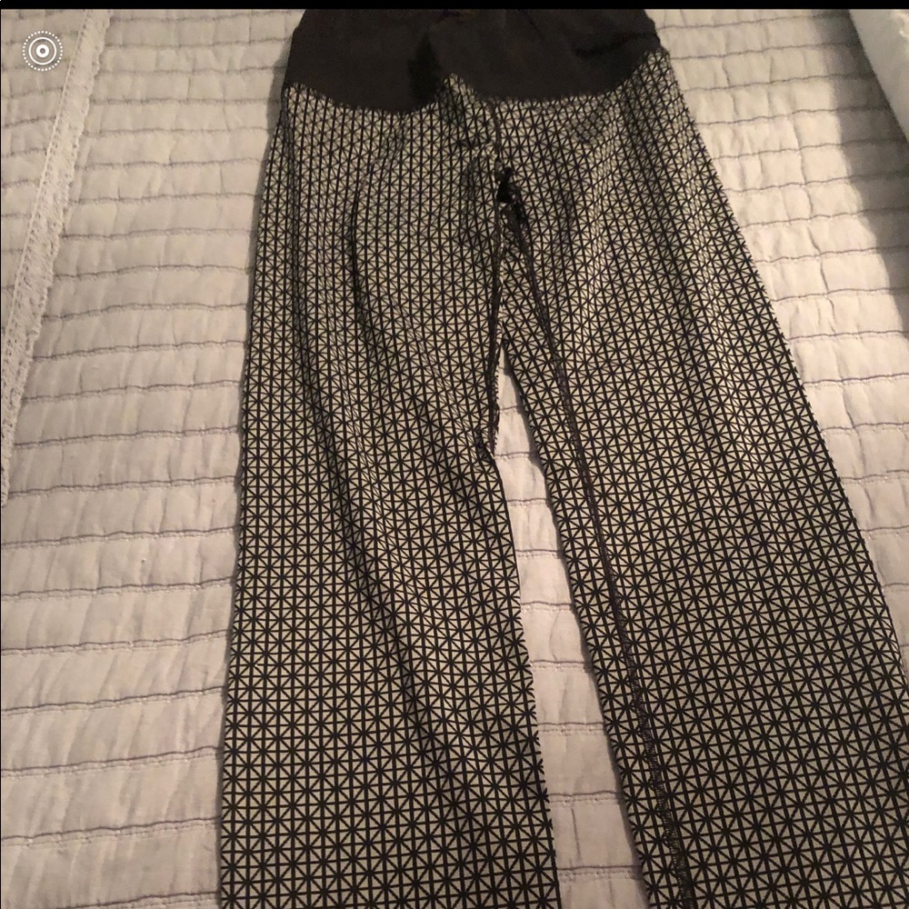 Lululemon yoga pants